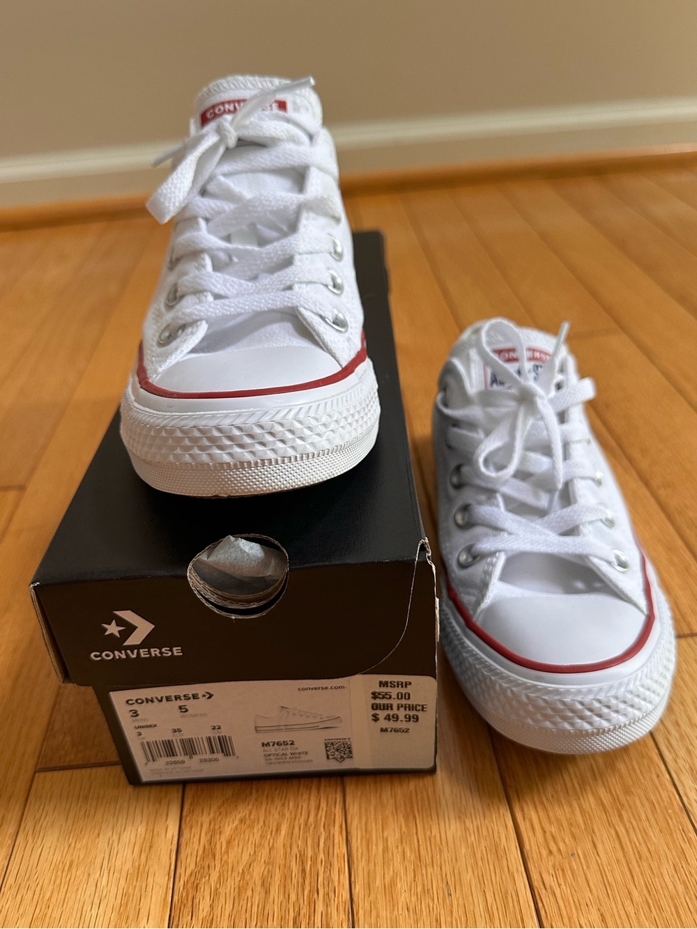 Converse Youth/Women’s/ Unisex White Canvas Low Top Sneakers